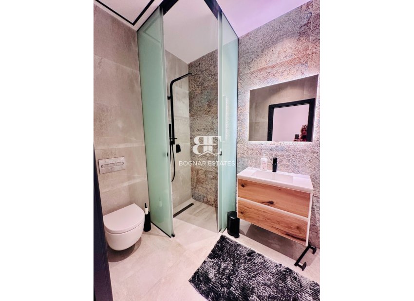 Resale - Villa -
Rojales