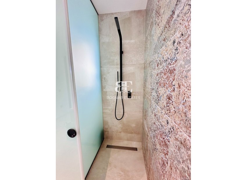 Resale - Villa -
Rojales