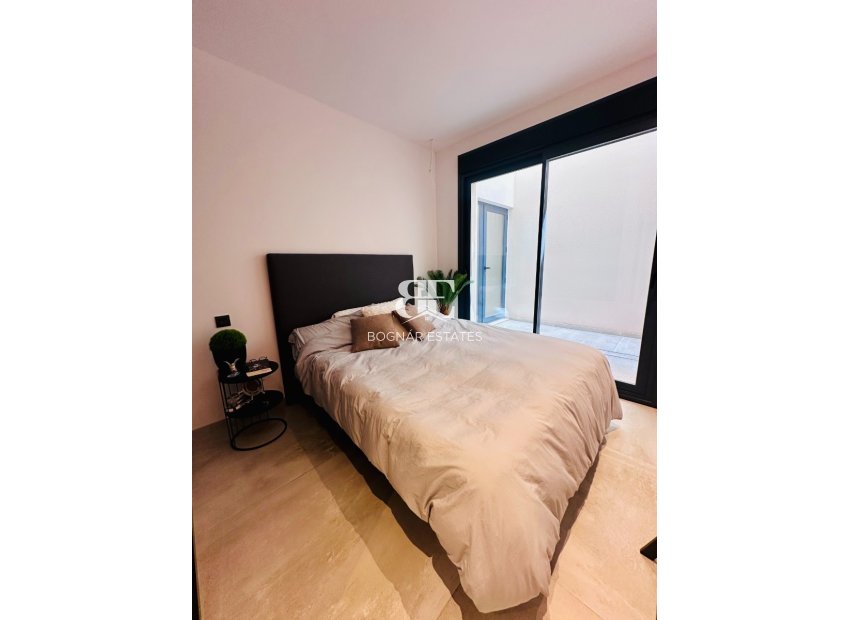 Resale - Villa -
Rojales