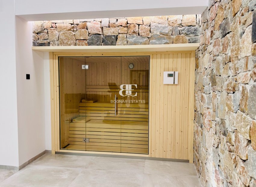 Resale - Villa -
Rojales