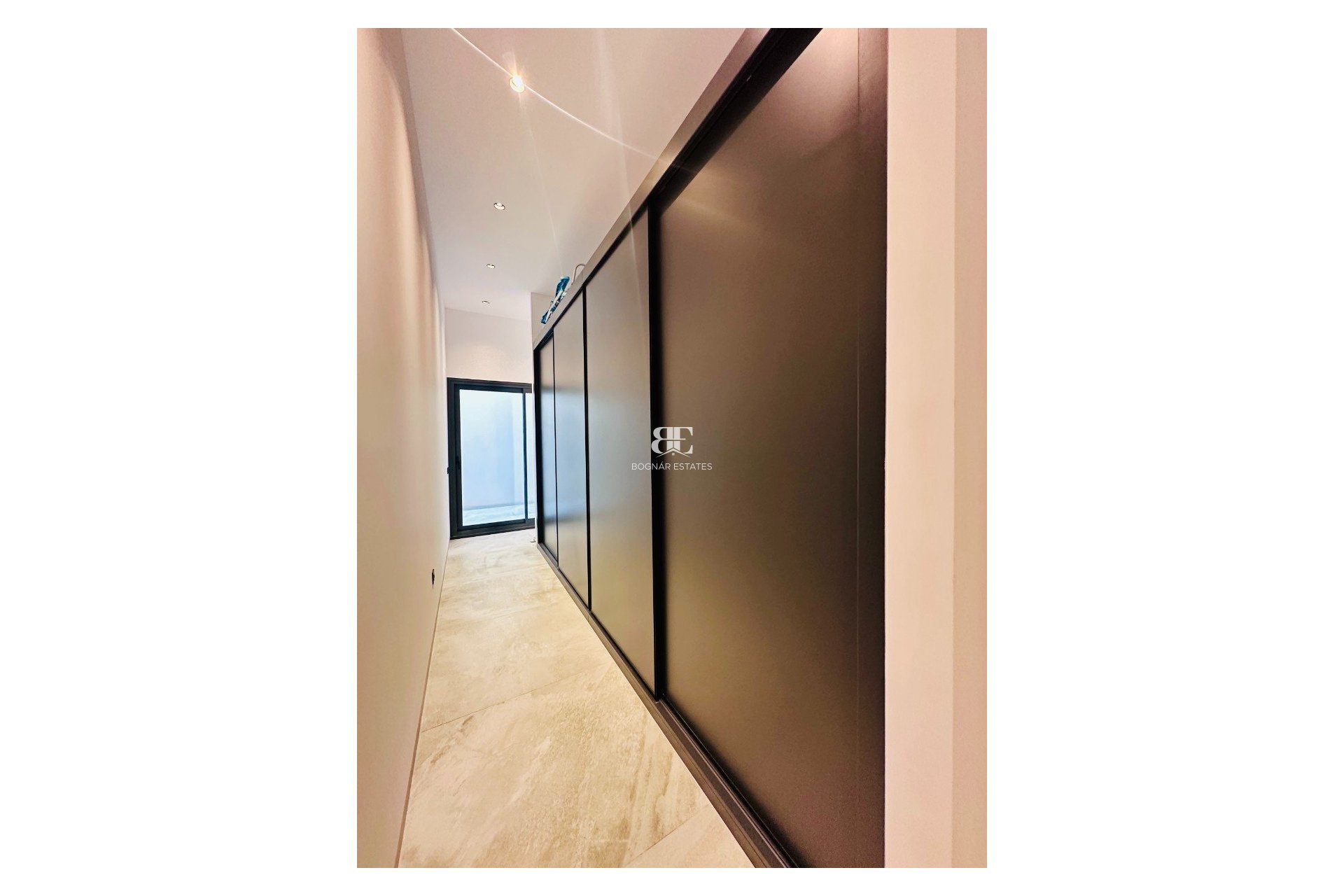 Resale - Villa -
Rojales