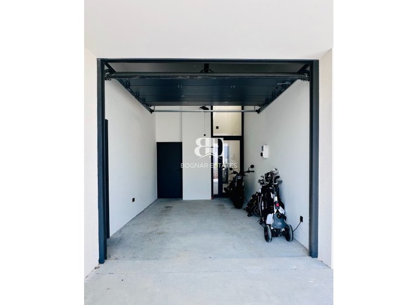 Resale - Villa -
Rojales