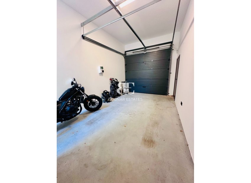 Resale - Villa -
Rojales