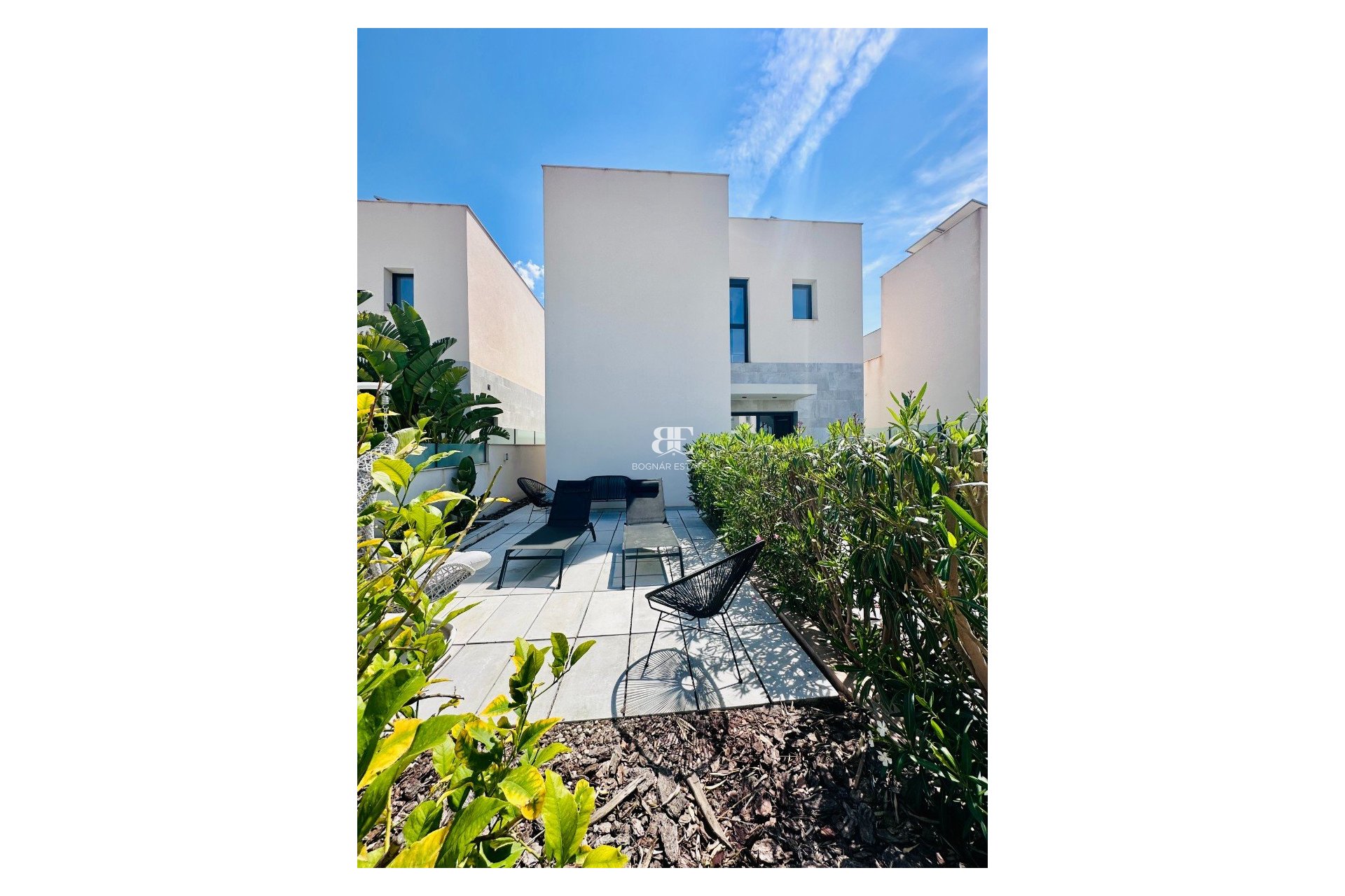 Resale - Villa -
Rojales