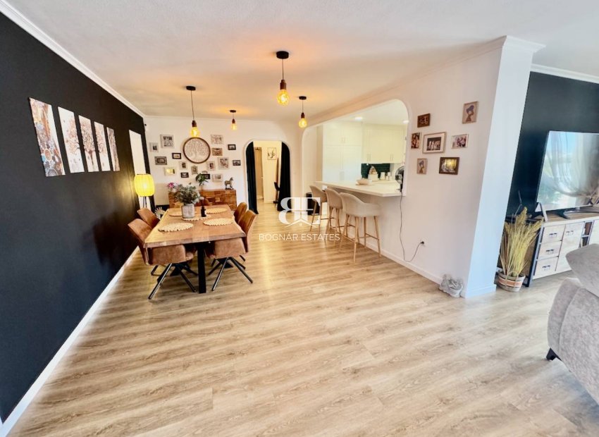 Resale - Villa -
Rojales