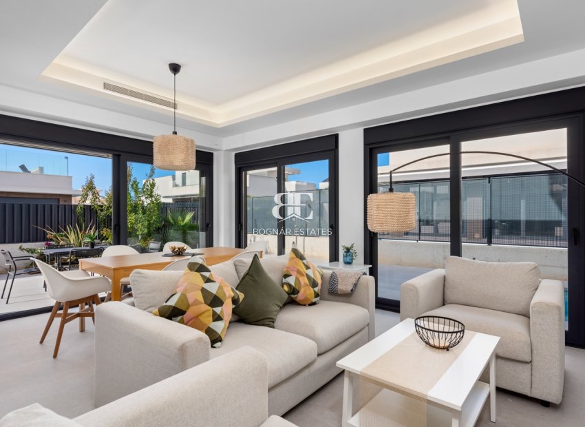 Resale - Villa -
San Fulgencio - La Marina