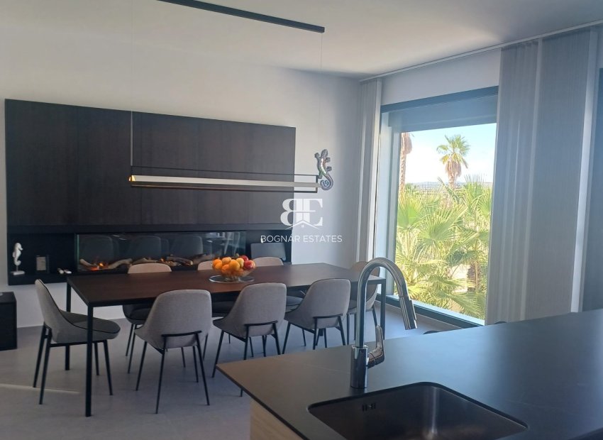 Resale - Villa -
San Fulgencio - La Marina