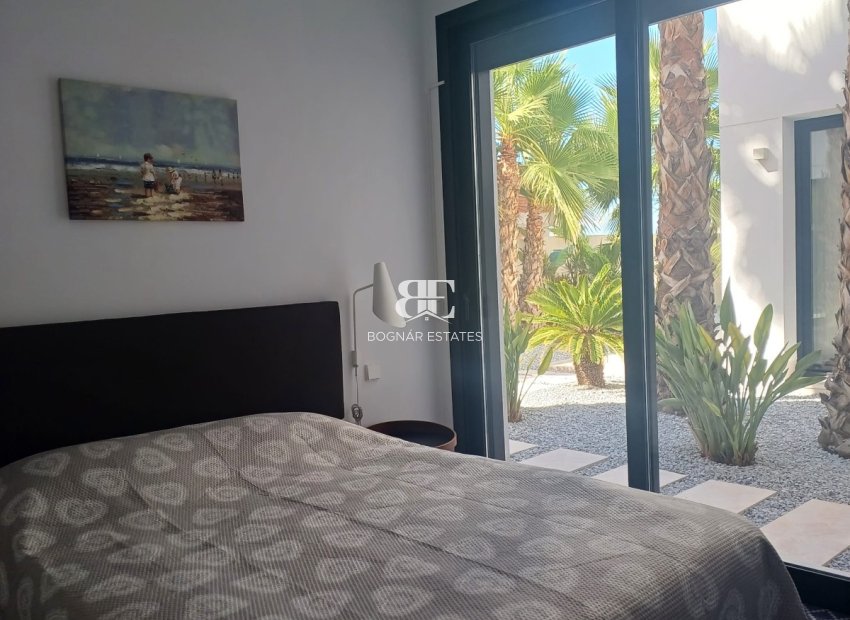 Resale - Villa -
San Fulgencio - La Marina