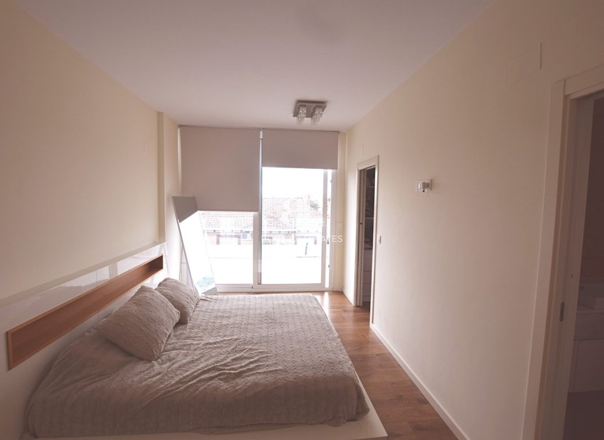 Resale - Villa -
San Fulgencio - La Marina