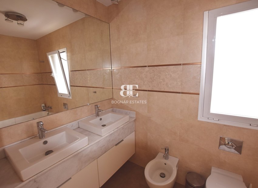 Resale - Villa -
San Fulgencio - La Marina