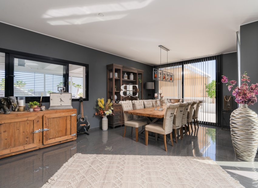 Resale - Villa -
San Fulgencio - La Marina
