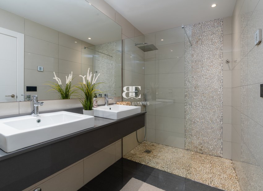 Resale - Villa -
San Fulgencio - La Marina
