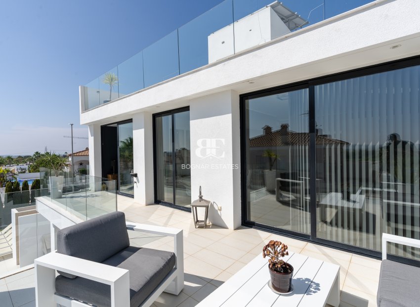 Resale - Villa -
San Fulgencio - La Marina