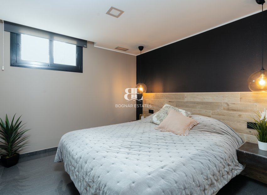Resale - Villa -
San Fulgencio - La Marina