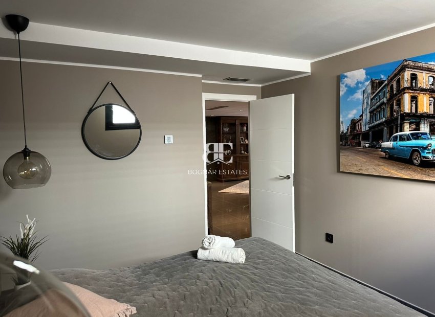 Resale - Villa -
San Fulgencio - La Marina