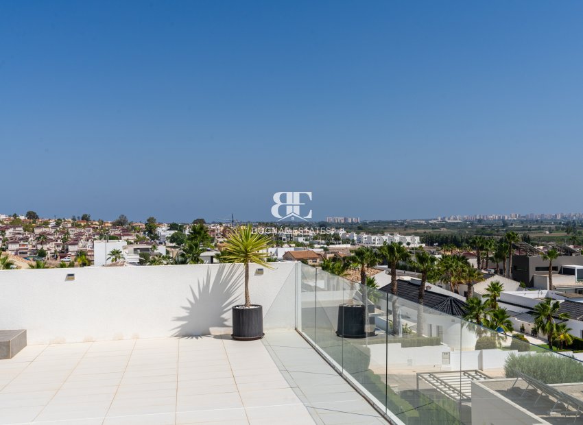 Resale - Villa -
San Fulgencio - La Marina