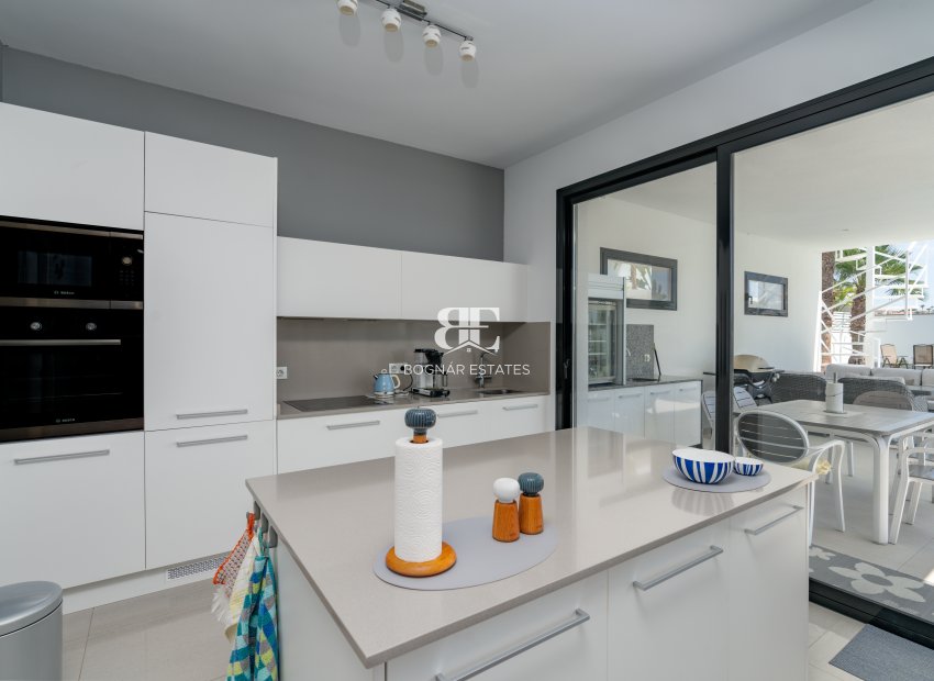 Resale - Villa -
San Fulgencio - La Marina