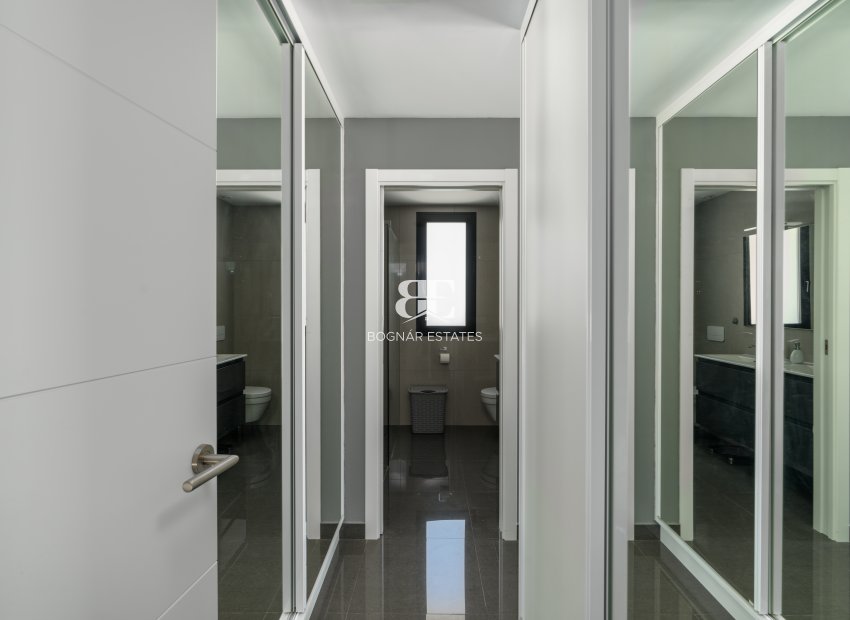 Resale - Villa -
San Fulgencio - La Marina