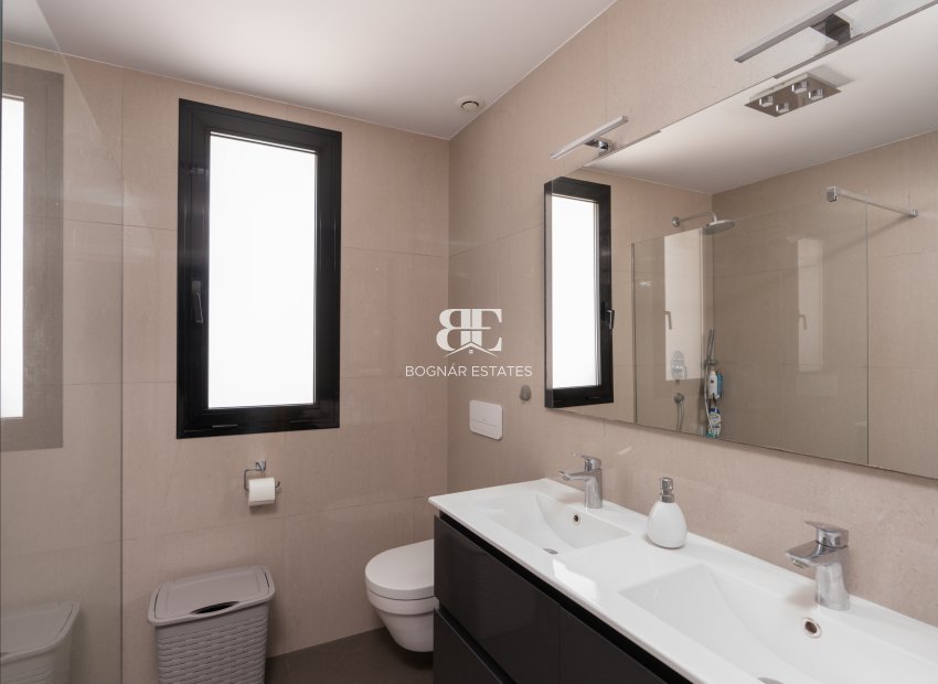 Resale - Villa -
San Fulgencio - La Marina