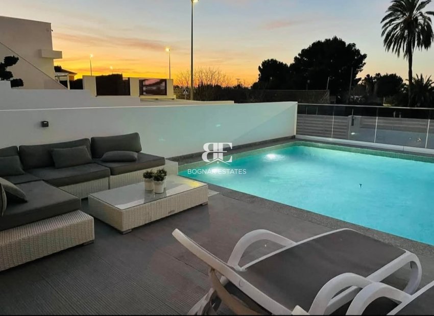 Resale - Villa -
San Fulgencio - Urbanización La Marina