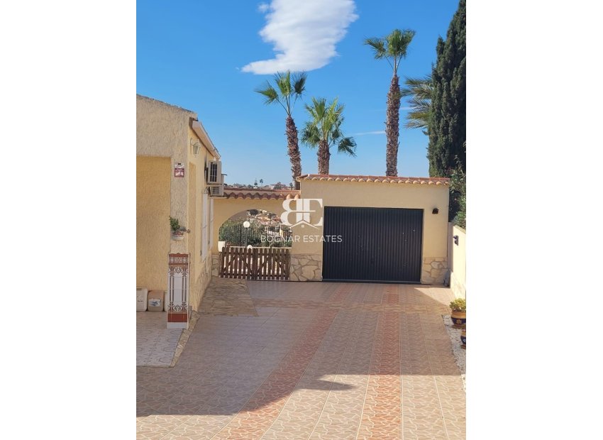 Resale - Villa -
San Fulgencio - Urbanización La Marina