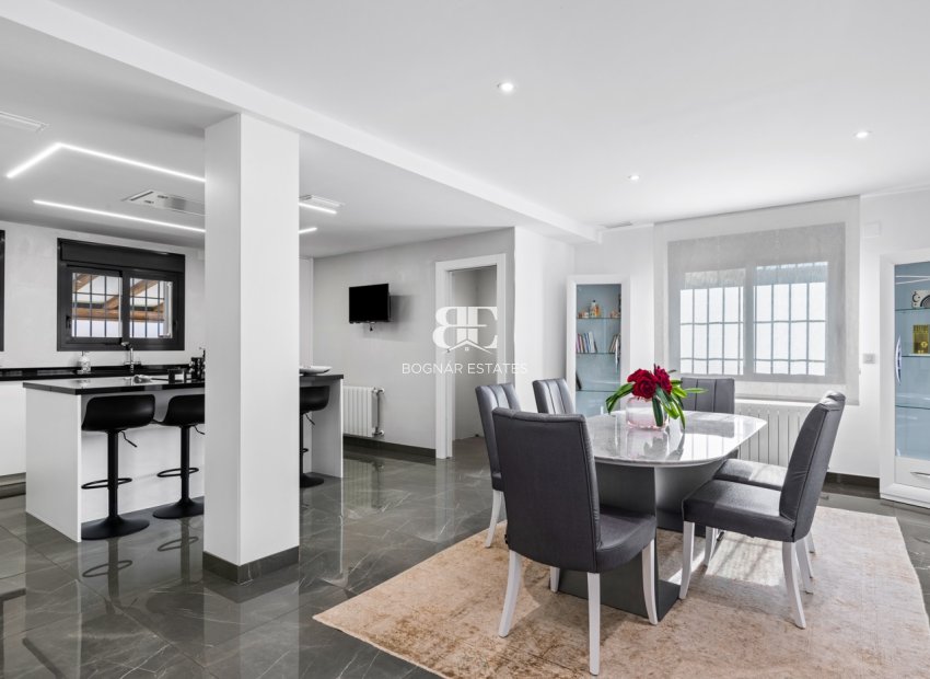 Resale - Villa -
San Juan - Frank Espinós