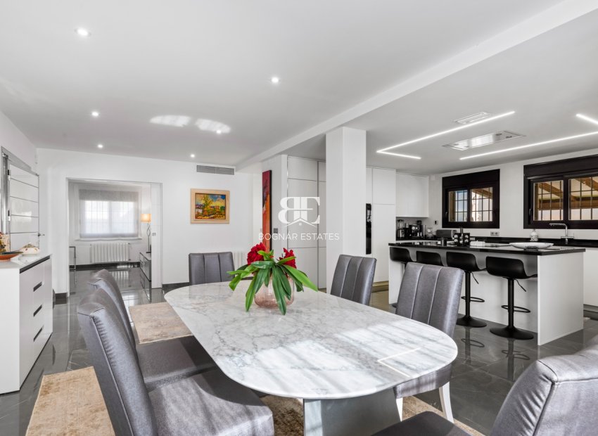 Resale - Villa -
San Juan - Frank Espinós