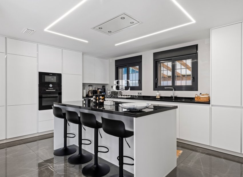 Resale - Villa -
San Juan - Frank Espinós