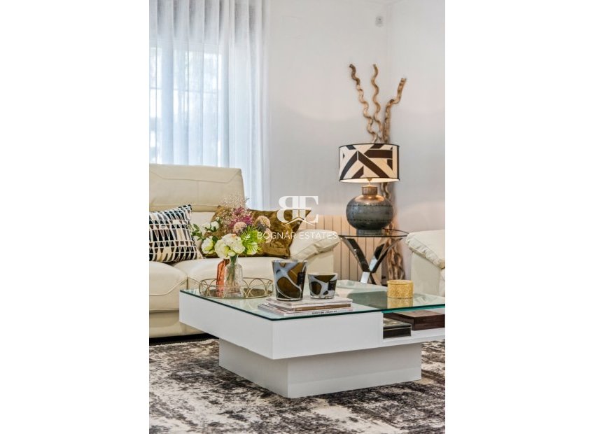 Resale - Villa -
San Juan - Frank Espinós