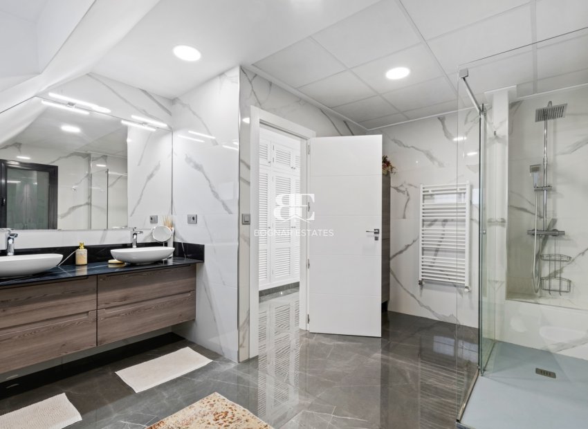 Resale - Villa -
San Juan - Frank Espinós