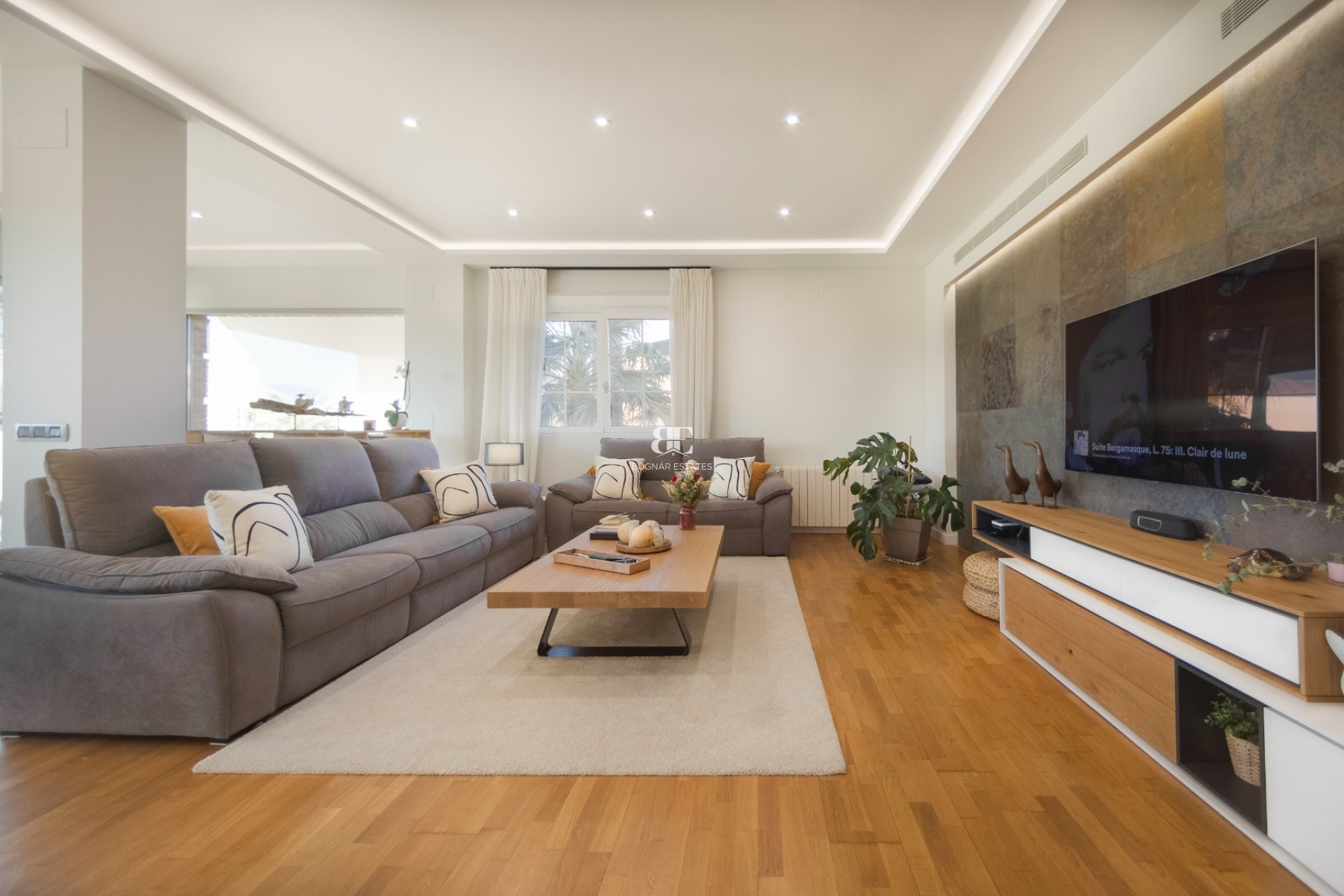 Resale - Villa -
San Vicente del Raspeig - Los Girasoles