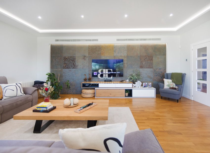 Resale - Villa -
San Vicente del Raspeig - Los Girasoles