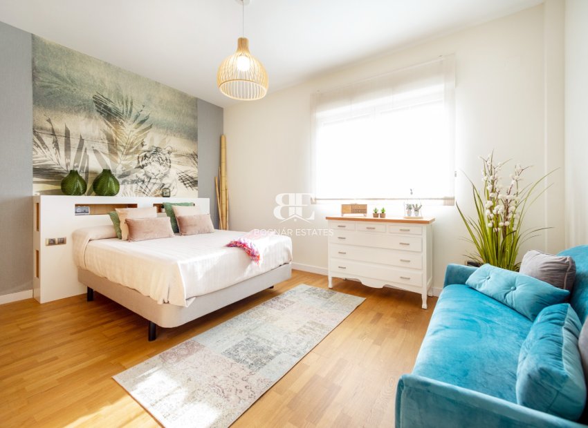 Resale - Villa -
San Vicente del Raspeig - Los Girasoles