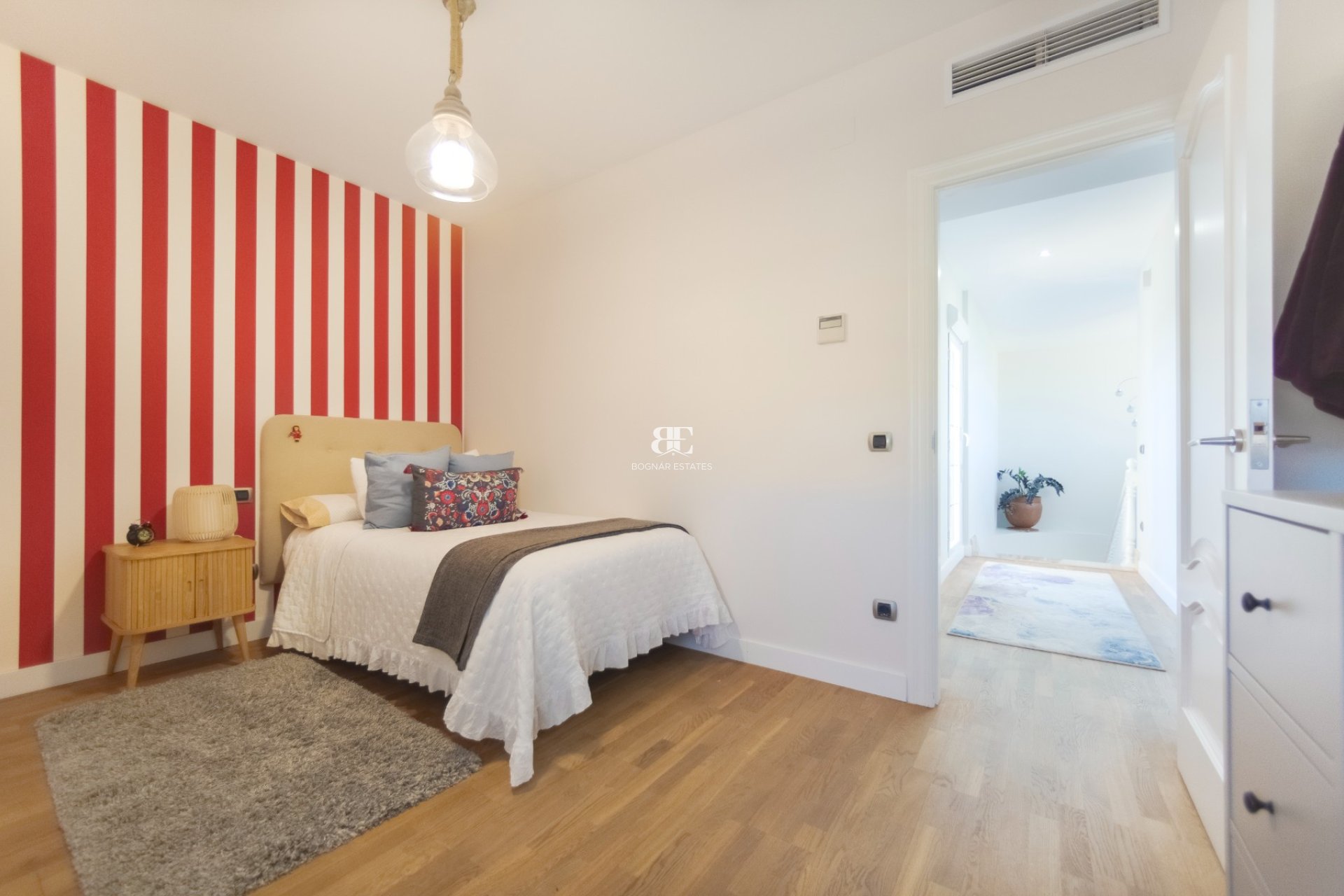 Resale - Villa -
San Vicente del Raspeig - Los Girasoles