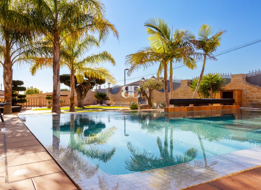 Resale - Villa -
San Vicente del Raspeig - Los Girasoles