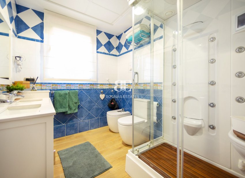 Resale - Villa -
San Vicente del Raspeig - Los Girasoles