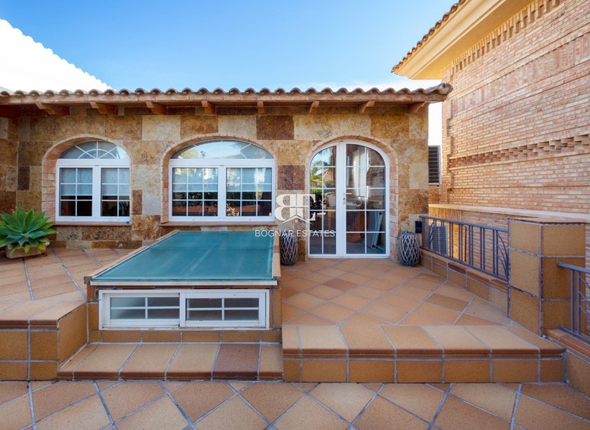 Resale - Villa -
San Vicente del Raspeig - Los Girasoles