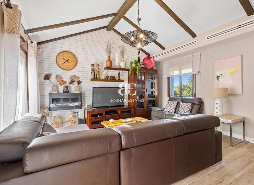 Resale - Villa -
Santa Pola - El Poble Llevanti