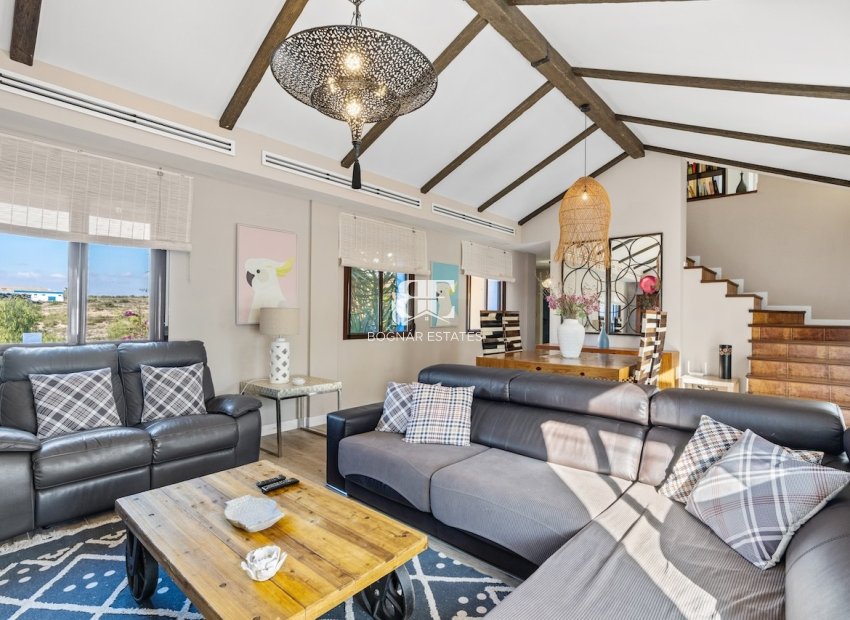 Resale - Villa -
Santa Pola - El Poble Llevanti