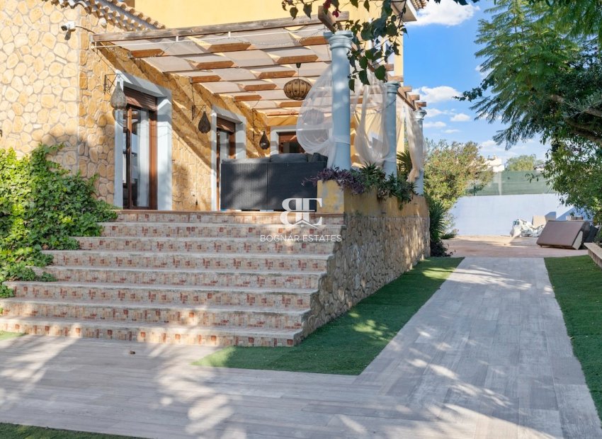 Resale - Villa -
Santa Pola - El Poble Llevanti