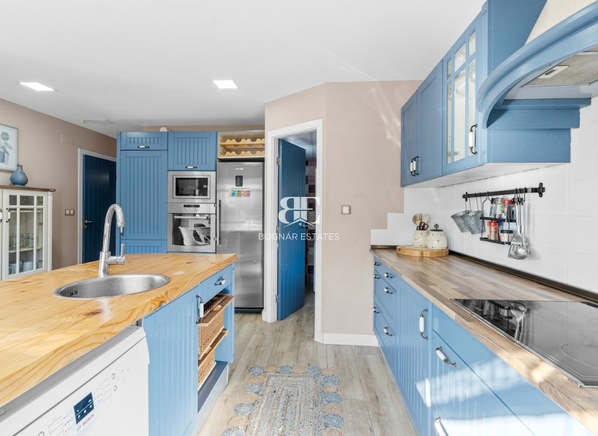 Resale - Villa -
Santa Pola - El Poble Llevanti