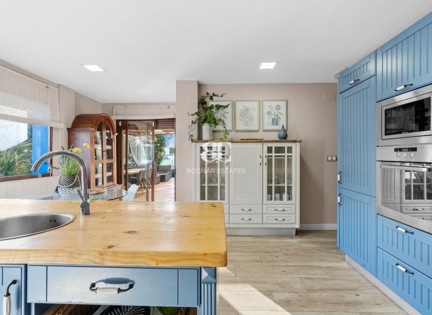 Resale - Villa -
Santa Pola - El Poble Llevanti