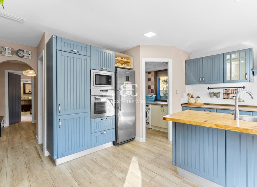 Resale - Villa -
Santa Pola - El Poble Llevanti