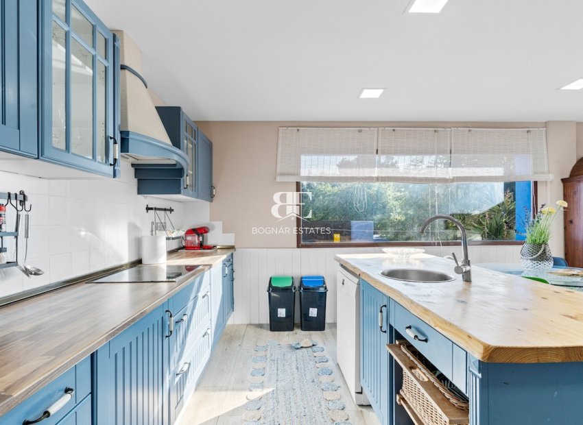 Resale - Villa -
Santa Pola - El Poble Llevanti