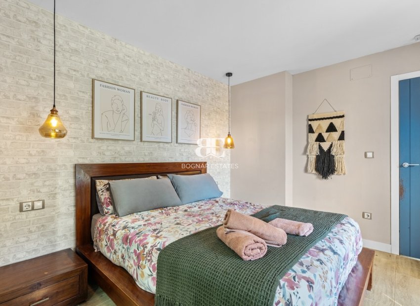 Resale - Villa -
Santa Pola - El Poble Llevanti