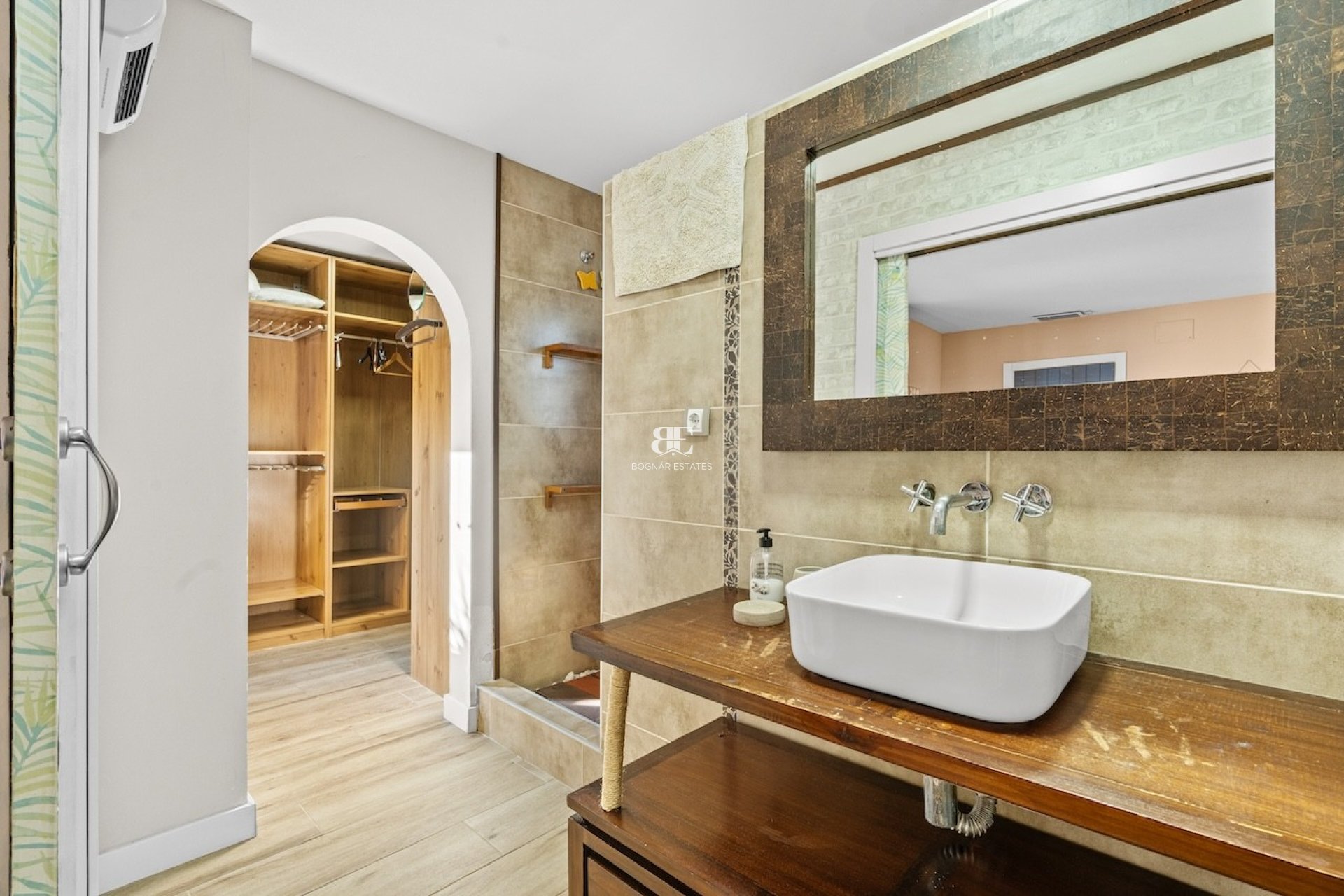 Resale - Villa -
Santa Pola - El Poble Llevanti