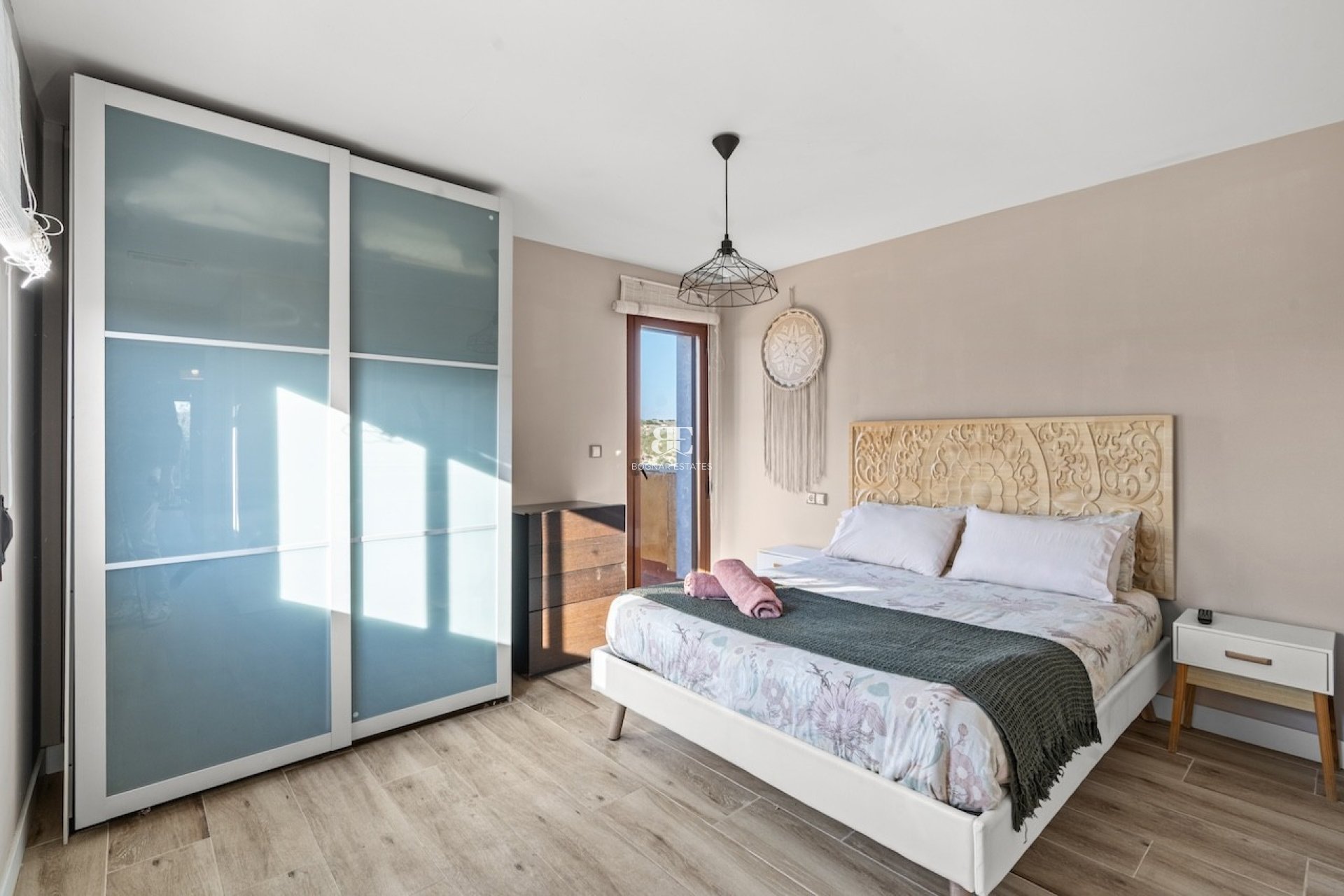 Resale - Villa -
Santa Pola - El Poble Llevanti