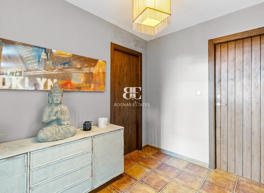 Resale - Villa -
Santa Pola - El Poble Llevanti