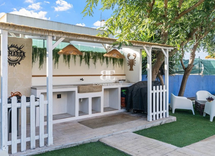 Resale - Villa -
Santa Pola - El Poble Llevanti