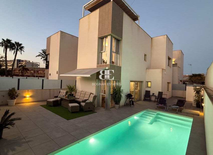 Resale - Villa -
Santiago de la Ribera - Zona de la playa